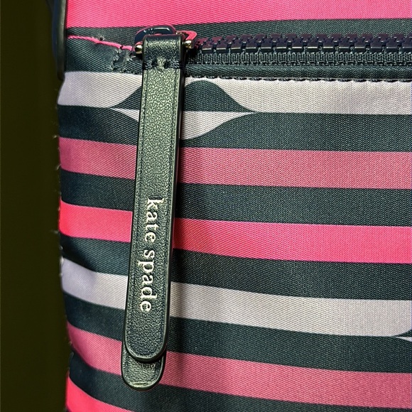 KATE SPADE Jae Nylon Lip Print Pink Multi Crossbody - Picture 4 of 16